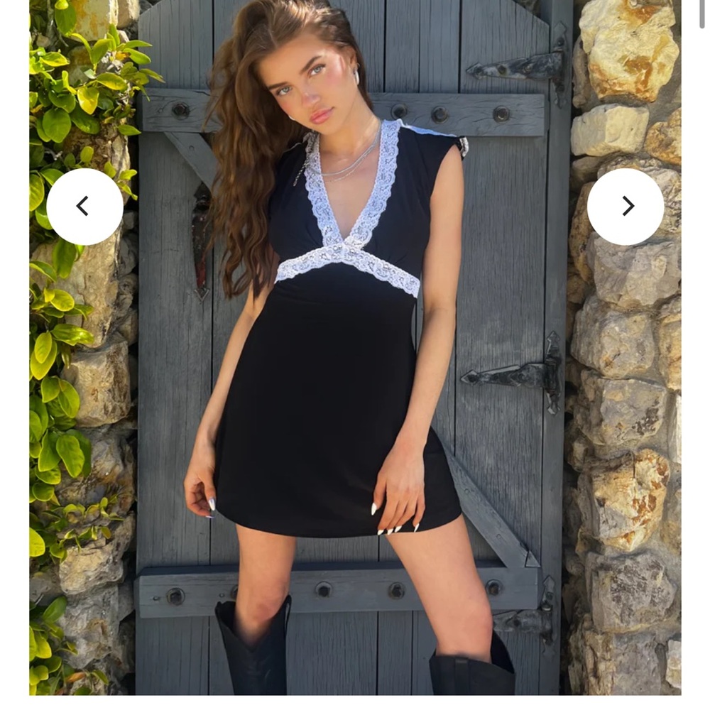 American Threads | Deep V Neck Black and White Mini Dress